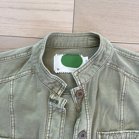 Army green, short sleeved jacket - Picture 2 of 2